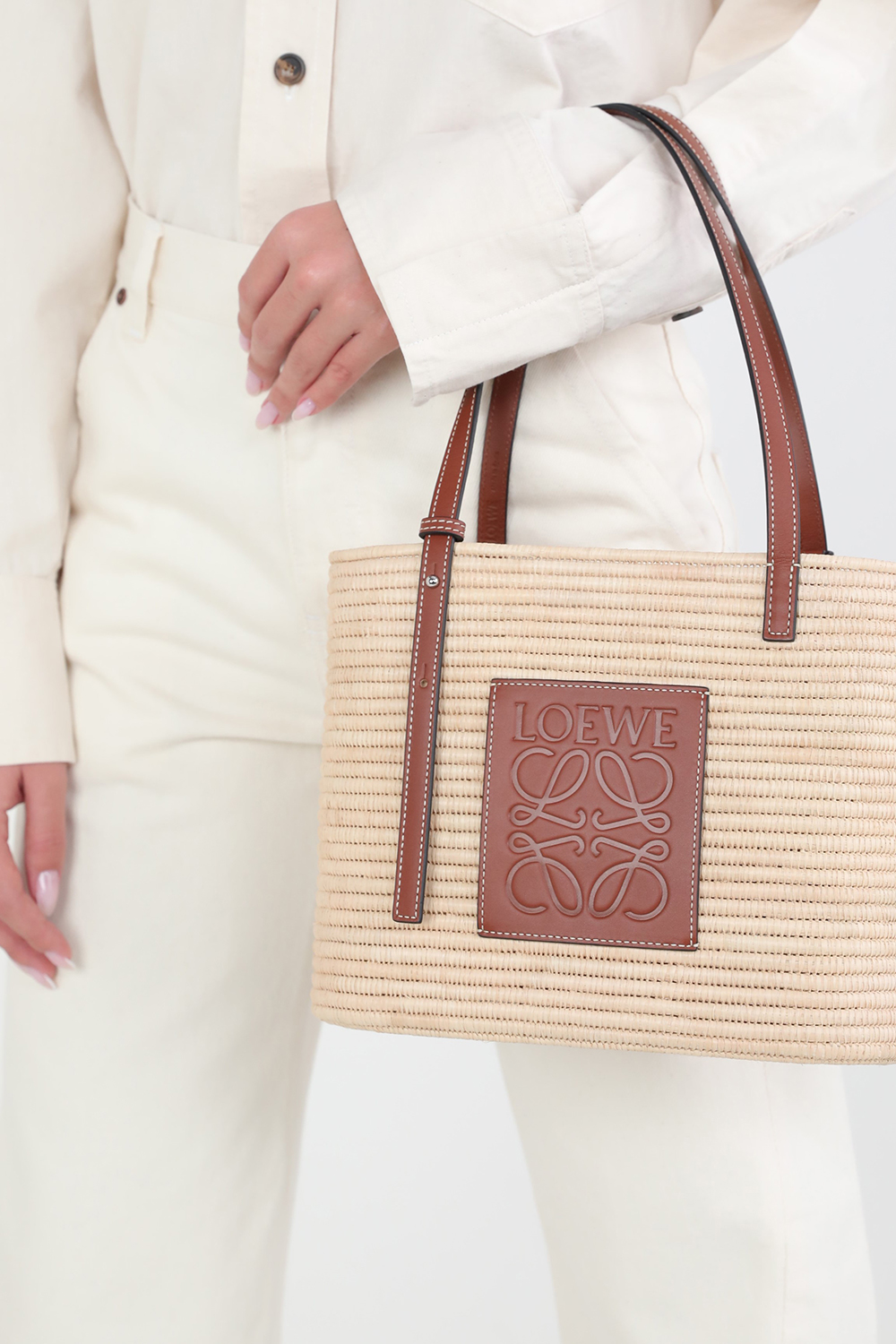 תמונת כל הלוק של תיק סל סמול